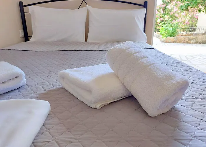 Estia Holiday Apartment & Studio