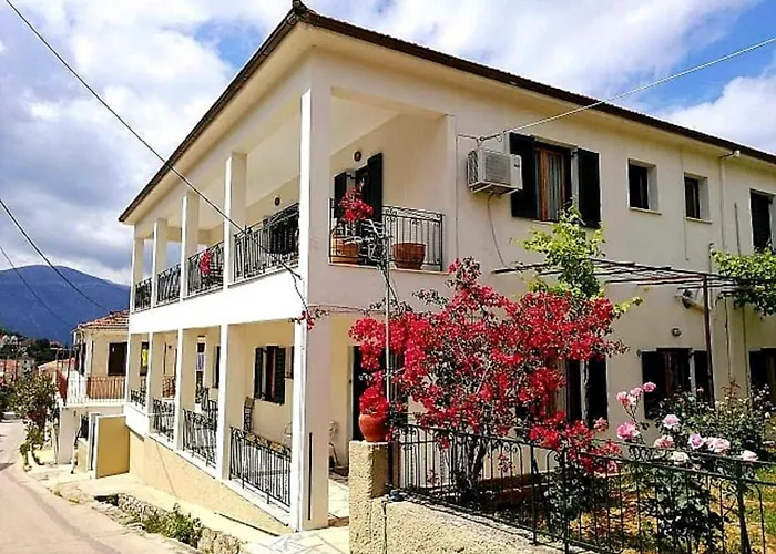 Estia Holiday Apartment & Studio